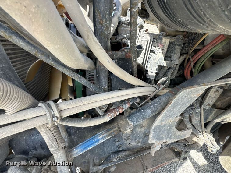 image for item DO0697 2014 International WorkStar 7600 ready mix truck