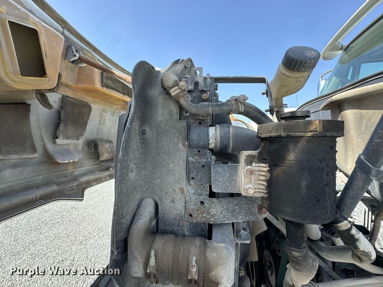 image for item DO0697 2014 International WorkStar 7600 ready mix truck