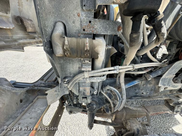 image for item DO0697 2014 International WorkStar 7600 ready mix truck