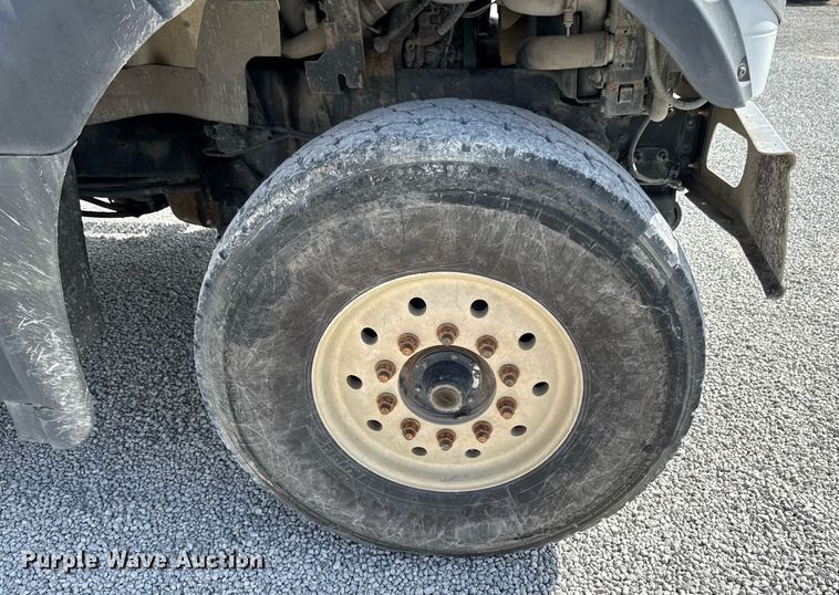 image for item DO0697 2014 International WorkStar 7600 ready mix truck