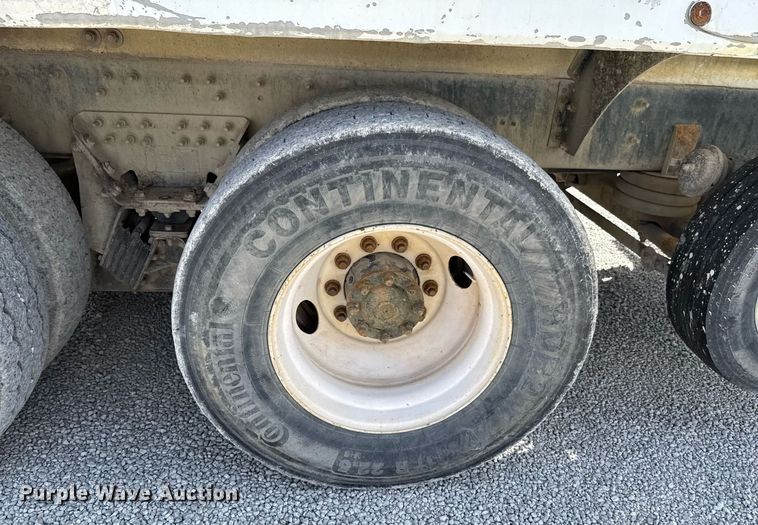 image for item DO0697 2014 International WorkStar 7600 ready mix truck