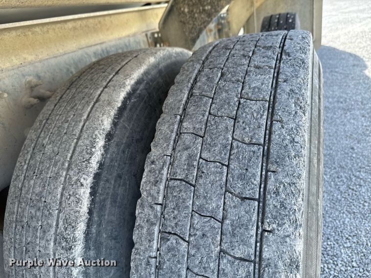 image for item DO0697 2014 International WorkStar 7600 ready mix truck