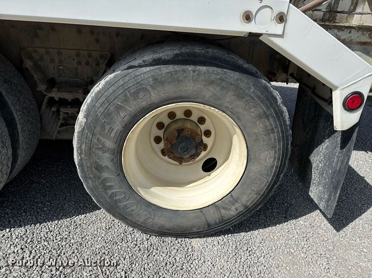 image for item DO0697 2014 International WorkStar 7600 ready mix truck