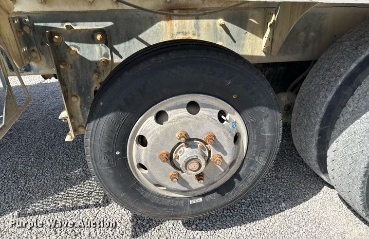 image for item DO0697 2014 International WorkStar 7600 ready mix truck