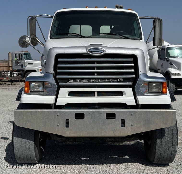 image for item DO0698 2009 Sterling L9500 ready mix truck