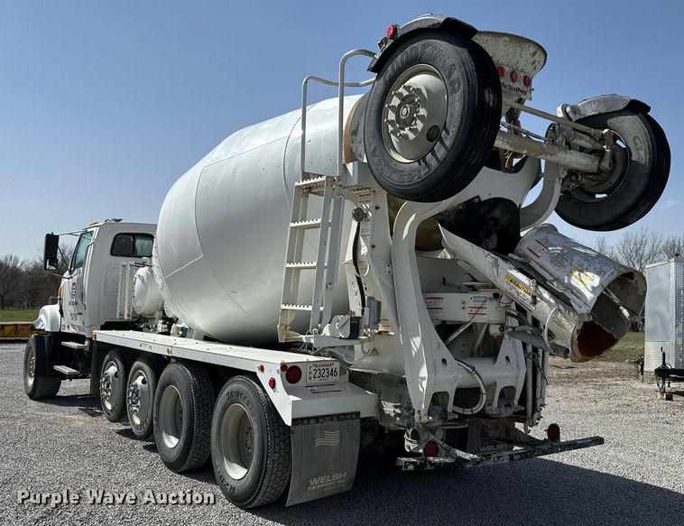 image for item DO0698 2009 Sterling L9500 ready mix truck