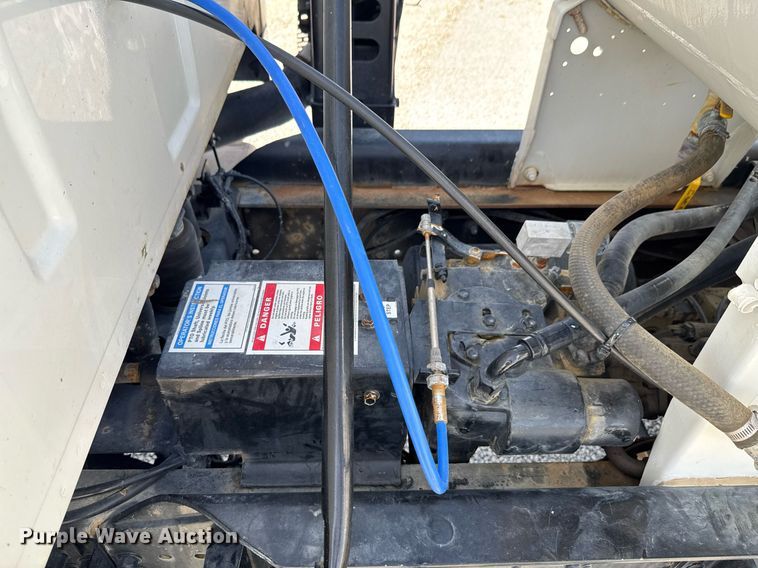 image for item DO0698 2009 Sterling L9500 ready mix truck