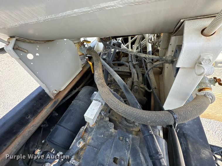 image for item DO0698 2009 Sterling L9500 ready mix truck