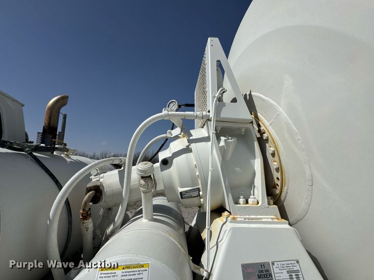 image for item DO0698 2009 Sterling L9500 ready mix truck