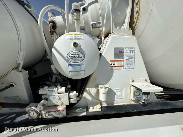 image for item DO0698 2009 Sterling L9500 ready mix truck