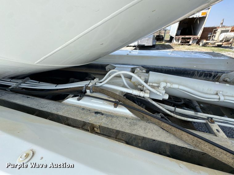 image for item DO0698 2009 Sterling L9500 ready mix truck