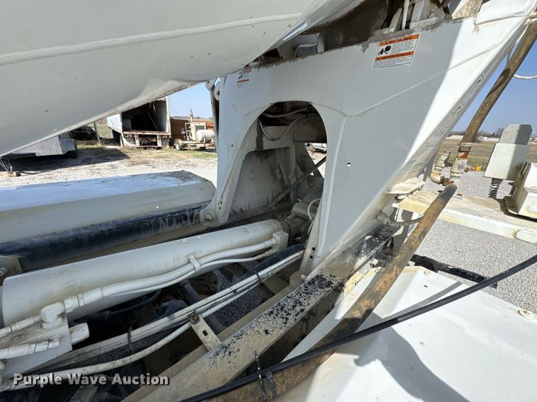 image for item DO0698 2009 Sterling L9500 ready mix truck