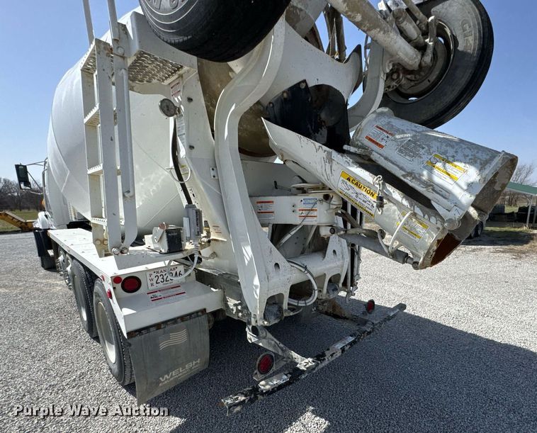 image for item DO0698 2009 Sterling L9500 ready mix truck