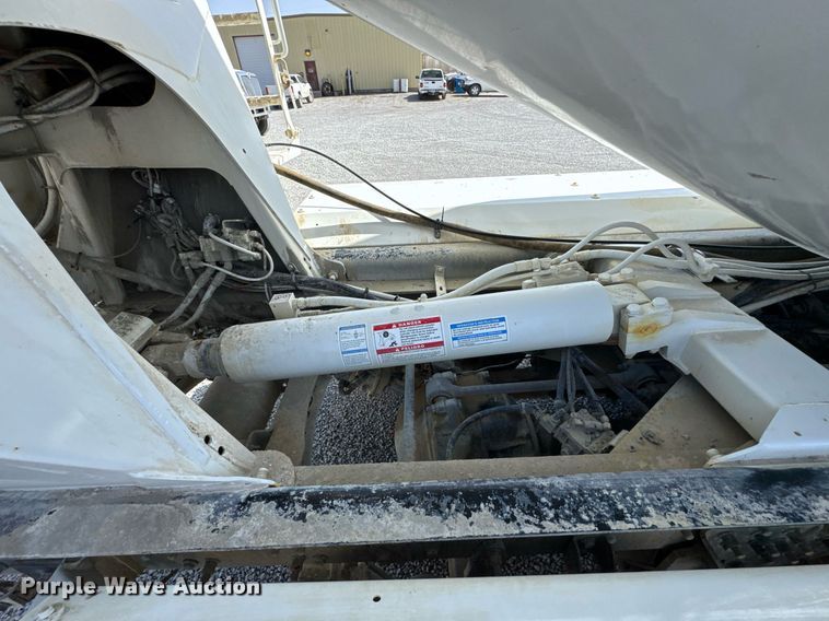 image for item DO0698 2009 Sterling L9500 ready mix truck