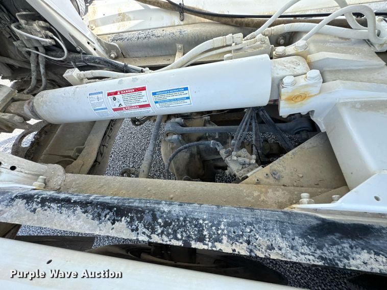 image for item DO0698 2009 Sterling L9500 ready mix truck