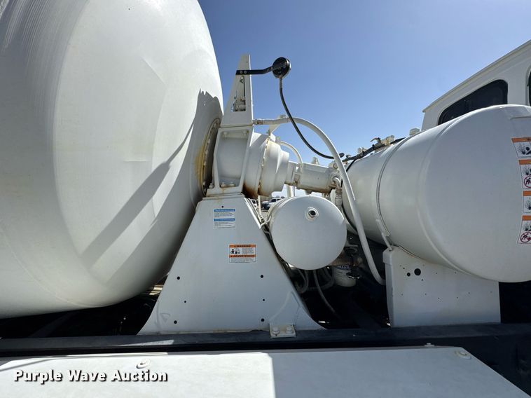 image for item DO0698 2009 Sterling L9500 ready mix truck