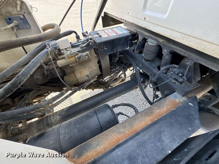 image for item DO0698 2009 Sterling L9500 ready mix truck