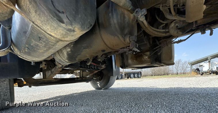 image for item DO0698 2009 Sterling L9500 ready mix truck