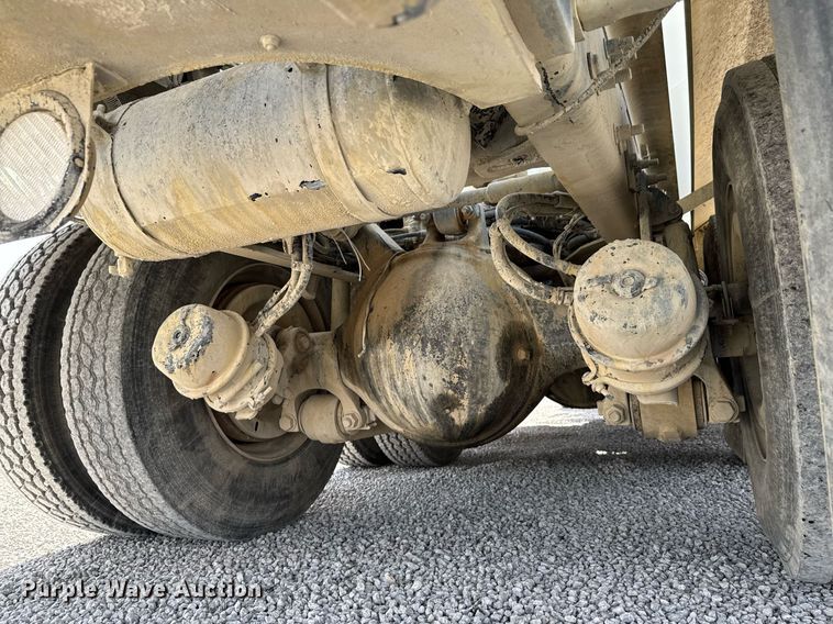 image for item DO0698 2009 Sterling L9500 ready mix truck