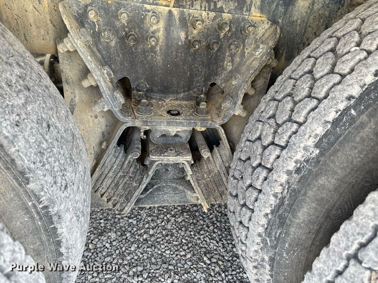 image for item DO0698 2009 Sterling L9500 ready mix truck