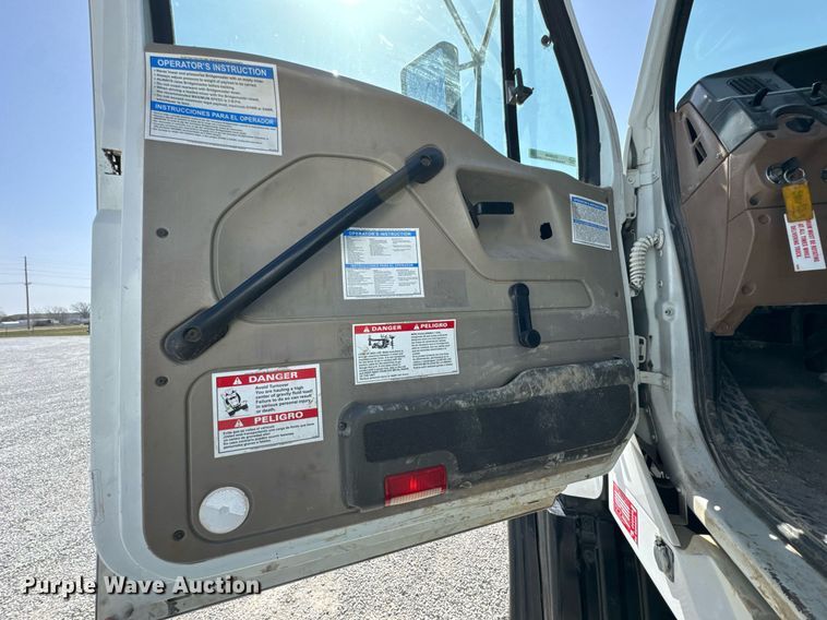 image for item DO0698 2009 Sterling L9500 ready mix truck