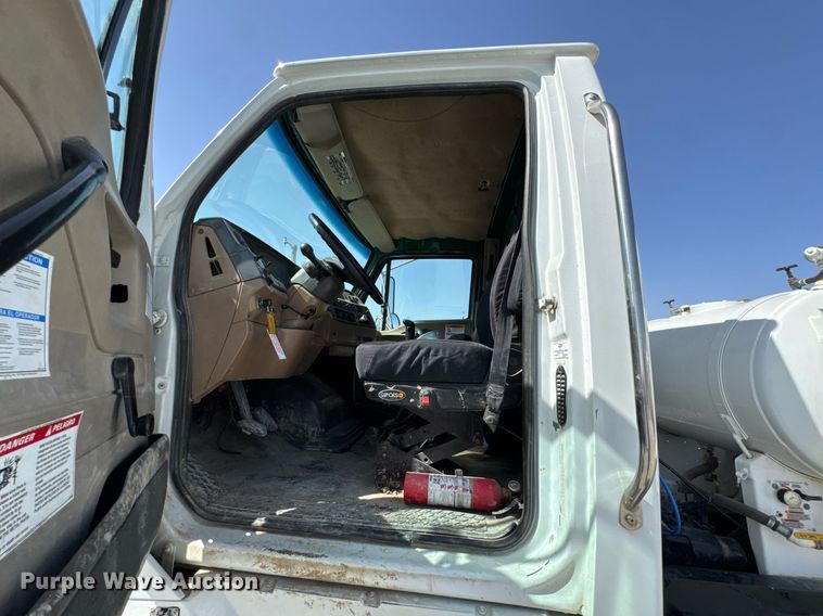 image for item DO0698 2009 Sterling L9500 ready mix truck