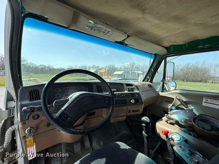 image for item DO0698 2009 Sterling L9500 ready mix truck