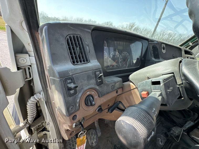 image for item DO0698 2009 Sterling L9500 ready mix truck