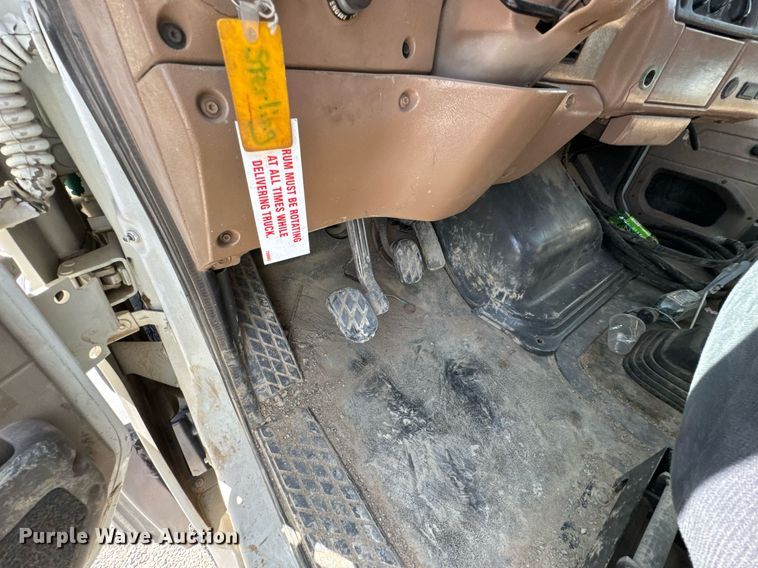 image for item DO0698 2009 Sterling L9500 ready mix truck