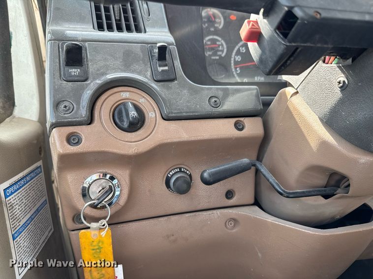 image for item DO0698 2009 Sterling L9500 ready mix truck