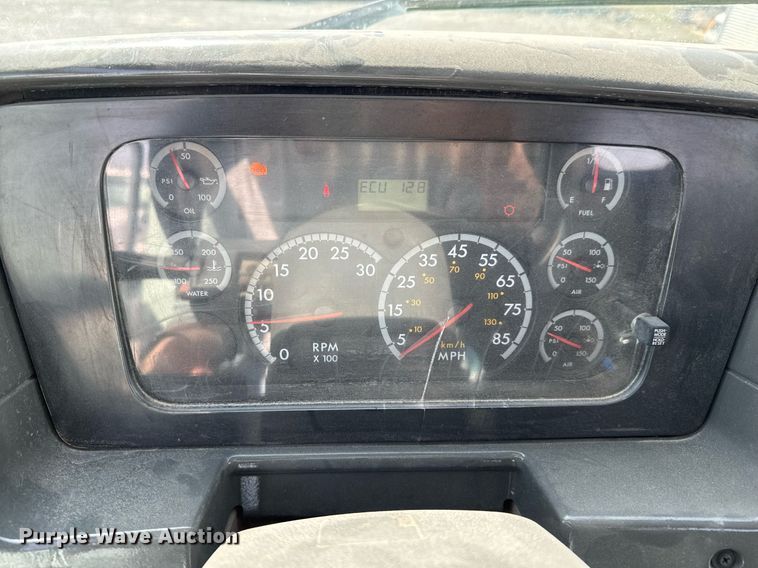 image for item DO0698 2009 Sterling L9500 ready mix truck