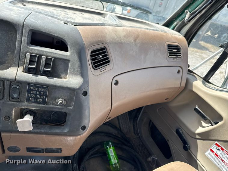 image for item DO0698 2009 Sterling L9500 ready mix truck