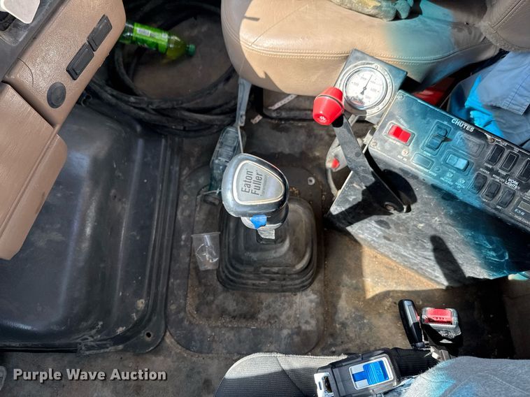 image for item DO0698 2009 Sterling L9500 ready mix truck