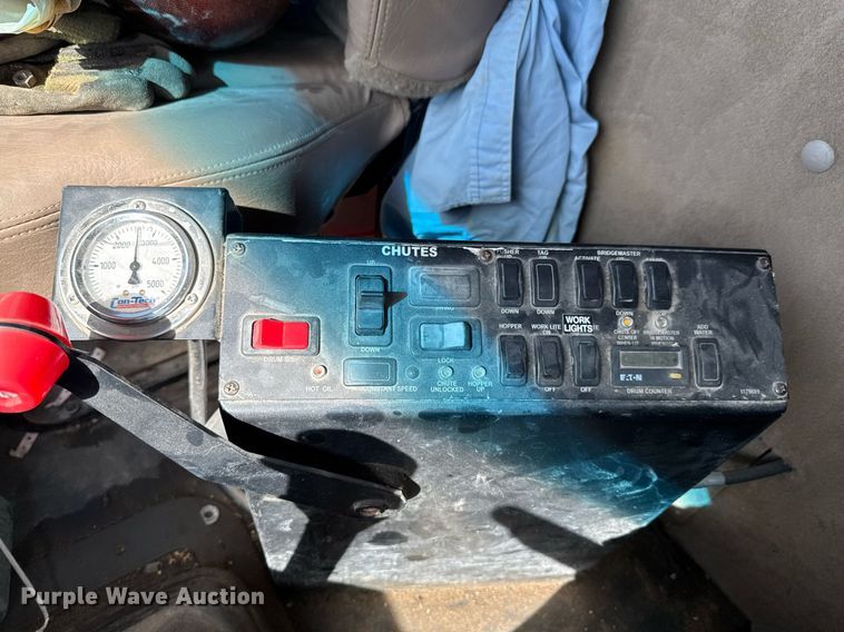 image for item DO0698 2009 Sterling L9500 ready mix truck