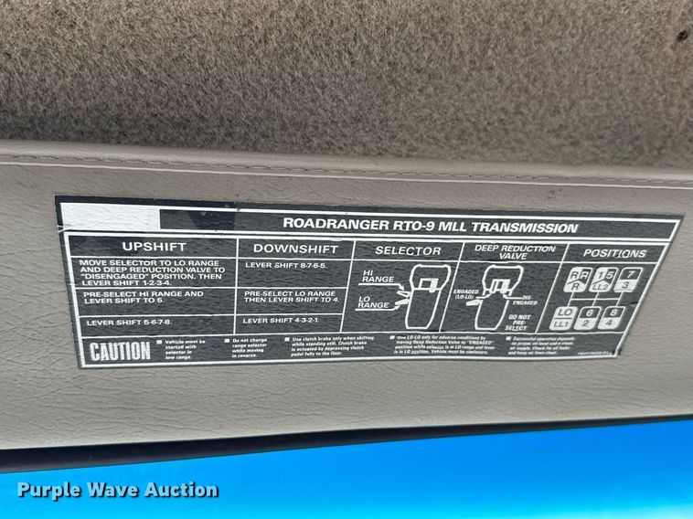 image for item DO0698 2009 Sterling L9500 ready mix truck