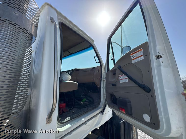 image for item DO0698 2009 Sterling L9500 ready mix truck