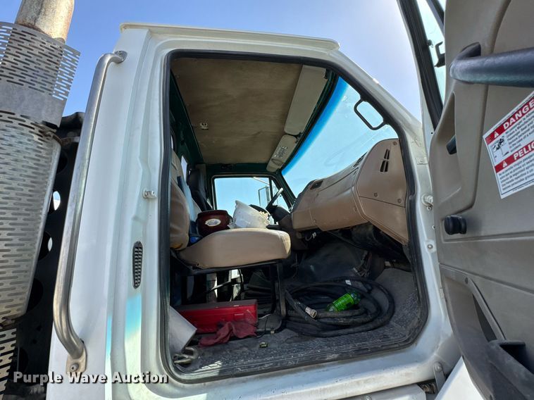 image for item DO0698 2009 Sterling L9500 ready mix truck