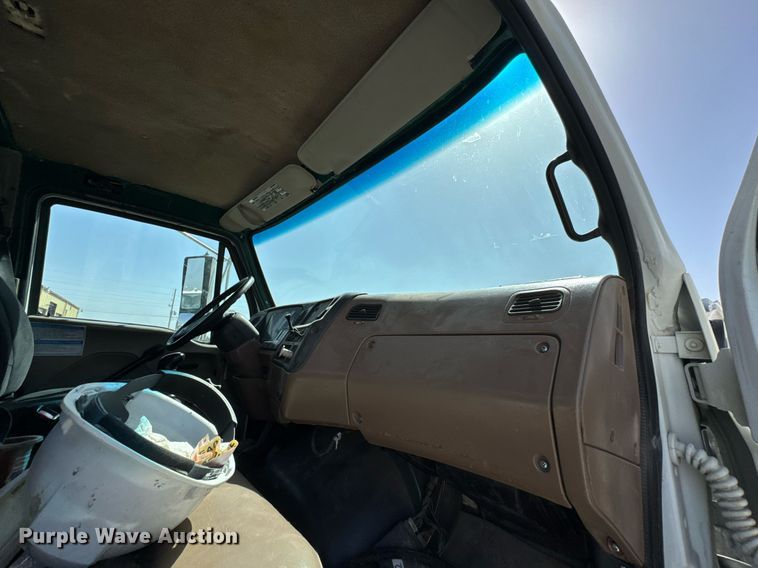 image for item DO0698 2009 Sterling L9500 ready mix truck