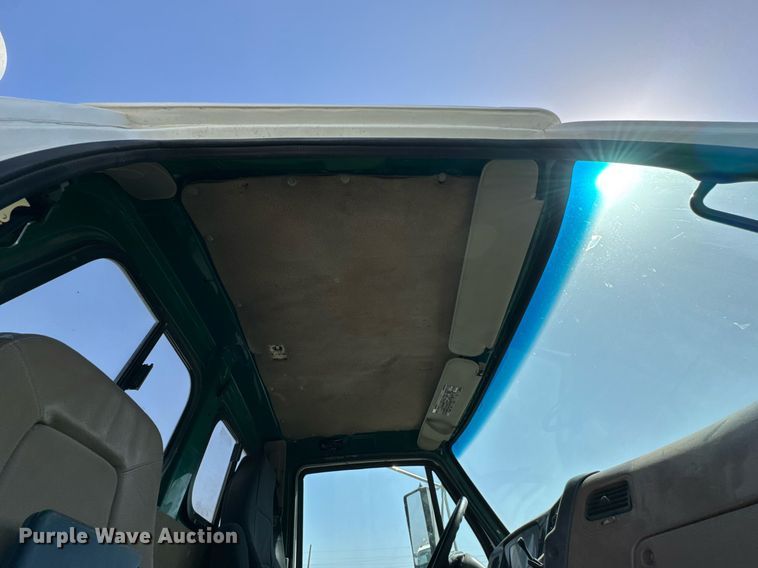 image for item DO0698 2009 Sterling L9500 ready mix truck