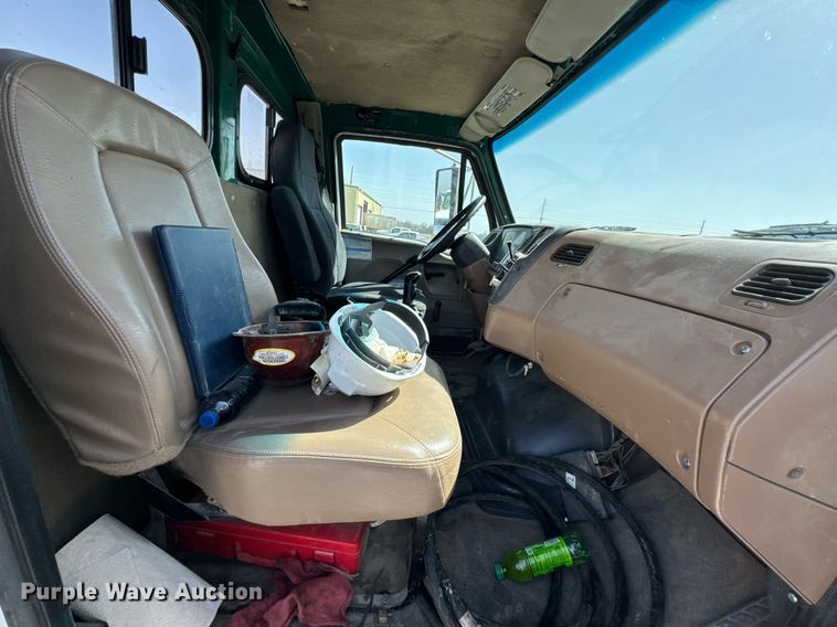 image for item DO0698 2009 Sterling L9500 ready mix truck