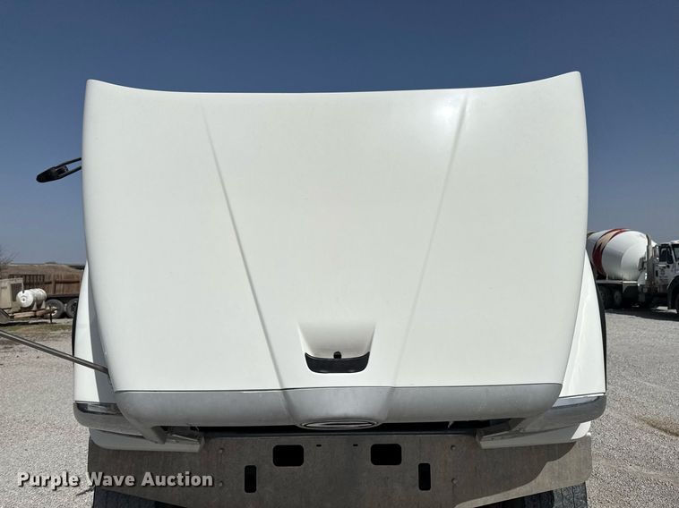 image for item DO0698 2009 Sterling L9500 ready mix truck