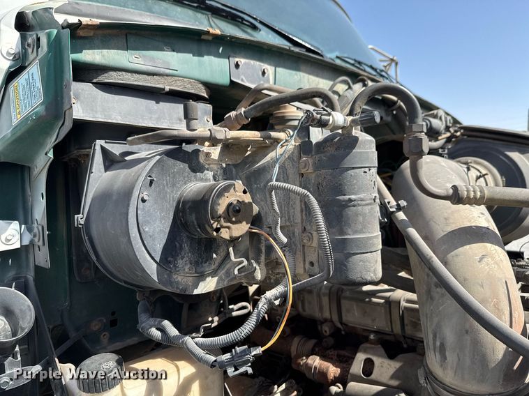 image for item DO0698 2009 Sterling L9500 ready mix truck