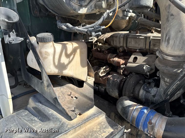 image for item DO0698 2009 Sterling L9500 ready mix truck