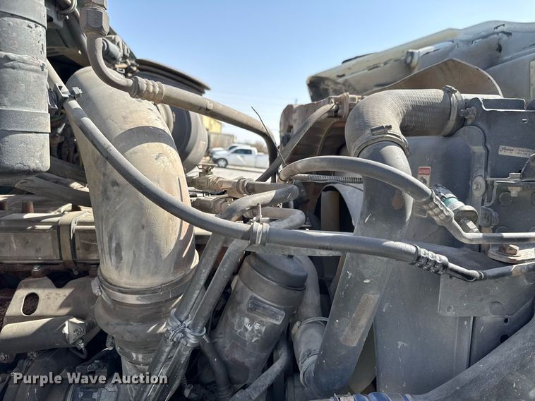 image for item DO0698 2009 Sterling L9500 ready mix truck