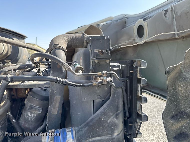 image for item DO0698 2009 Sterling L9500 ready mix truck