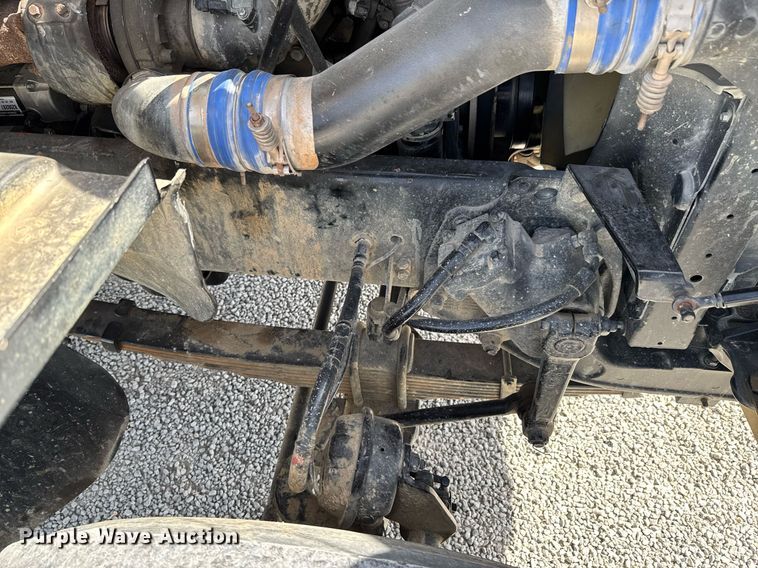 image for item DO0698 2009 Sterling L9500 ready mix truck