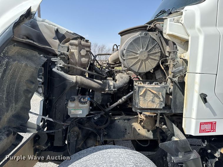 image for item DO0698 2009 Sterling L9500 ready mix truck