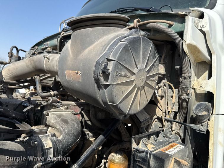 image for item DO0698 2009 Sterling L9500 ready mix truck