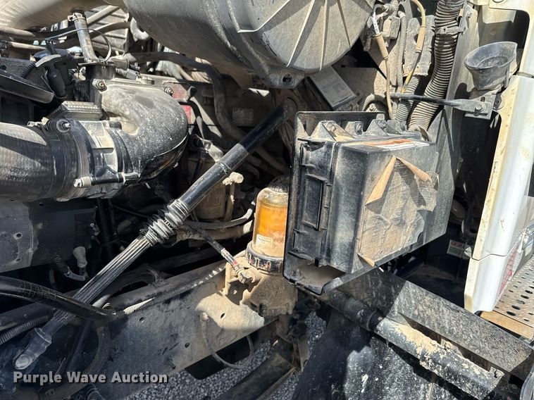 image for item DO0698 2009 Sterling L9500 ready mix truck