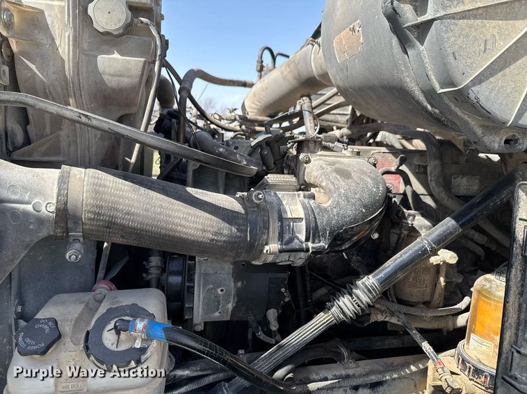 image for item DO0698 2009 Sterling L9500 ready mix truck